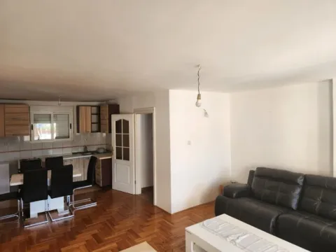 Izdavanje, dvosoban stan, 65m², Centar, Podgorica - image 4