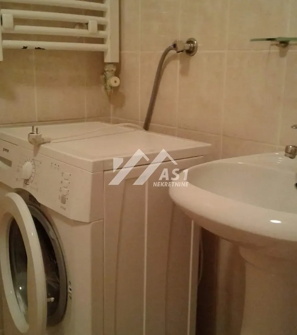Izdavanje, jednosoban stan, 35m², Nova Detelinara, Novi Sad Sve Podlokacije