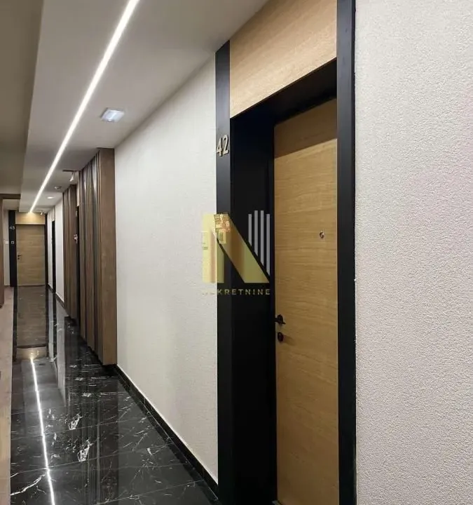 Izdavanje, poslovni prostor, 51m², Novi Sad, Srbija