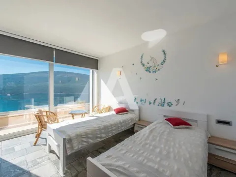 Sale, house, 760m², Đenovići, Herceg Novi - image 19