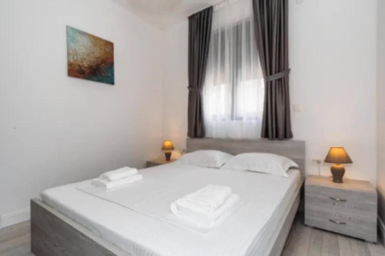 Rent, house, 200m², Petrovac, Budva