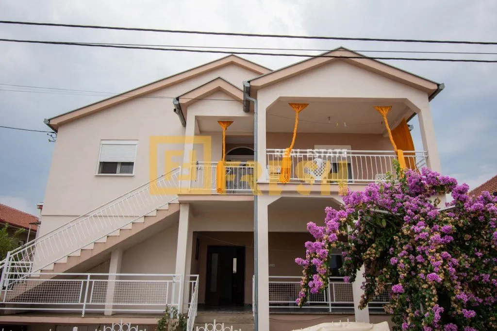 Sale, house, 368m², Konik, Podgorica