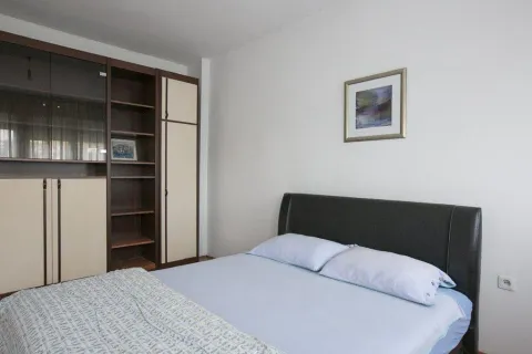 Izdavanje, dvosoban stan, 85m², Centar, Podgorica - image 7