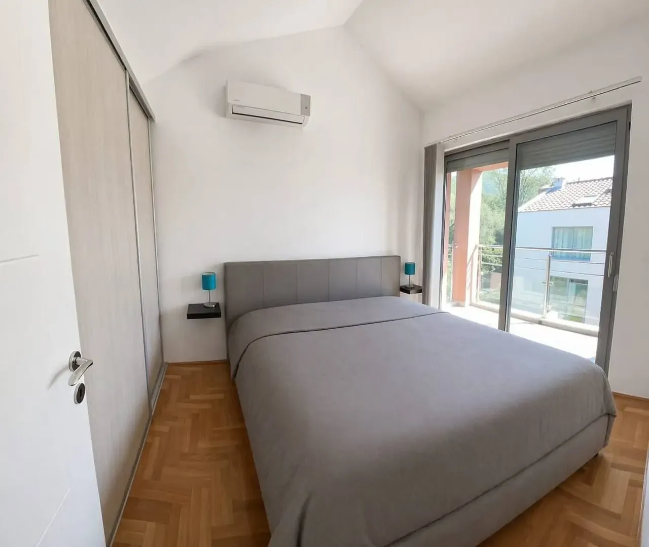 Prodaja, trosoban stan, 72m², Đenovići, Herceg Novi