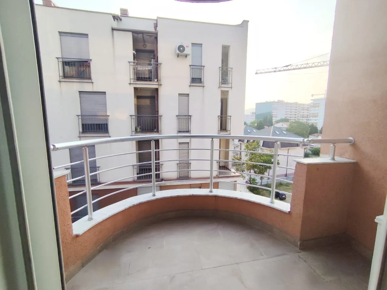Izdavanje, dvosoban stan, 75m², Preko Morače, Podgorica
