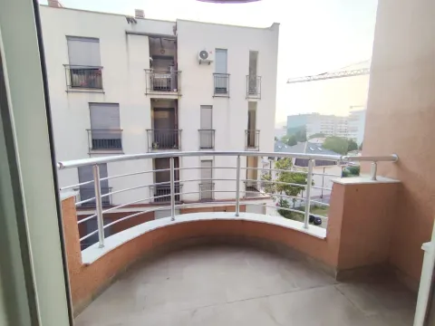 Izdavanje, dvosoban stan, 75m², Preko Morače, Podgorica - image 14