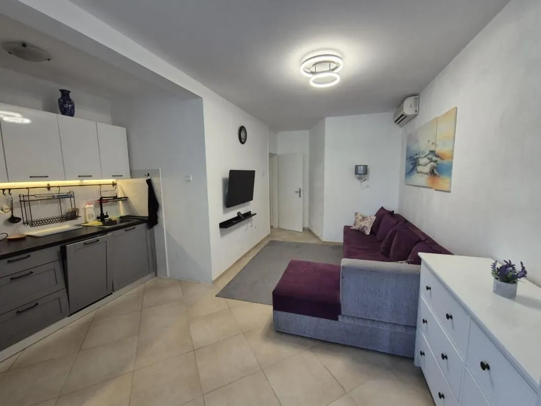 Sale, two bedroom apartment, 60m², Petrovac, Budva