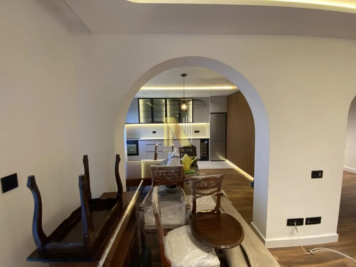 Prodaja, četvorosoban stan, 119m², Centar, Novi Sad