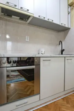 Prodaja, jednosoban stan, 42m², Centar, Podgorica - image 7