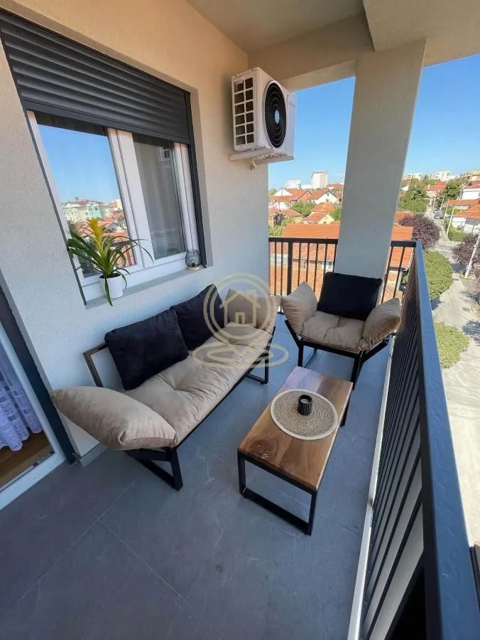 Izdavanje, dvosoban stan, 64m², Mala vaga, Kragujevac