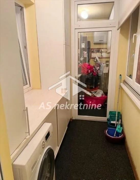 Izdavanje, stan, 74m², Đeram Pijaca, Beograd