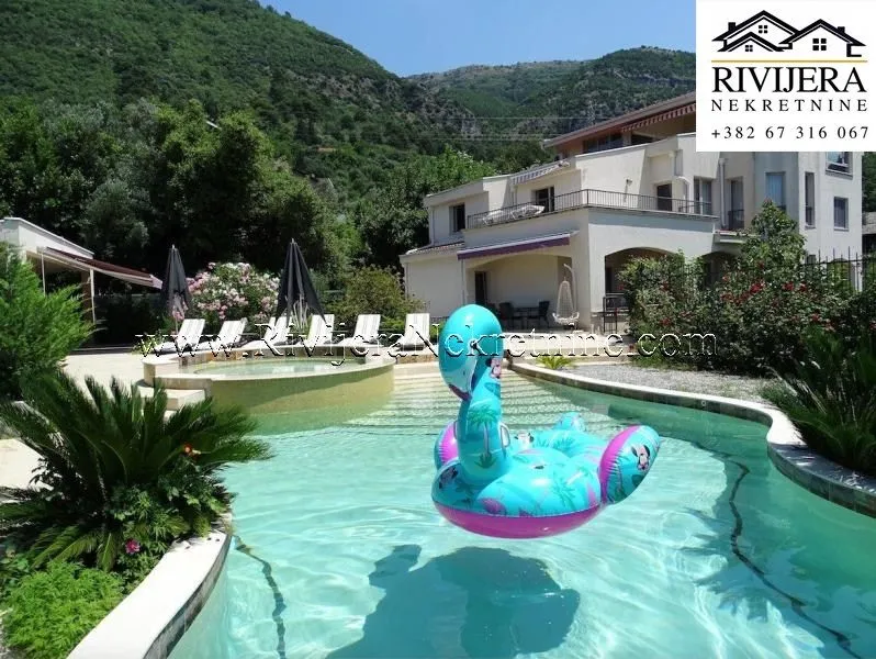 Prodaja, kuća, 390m², Mažina, Tivat