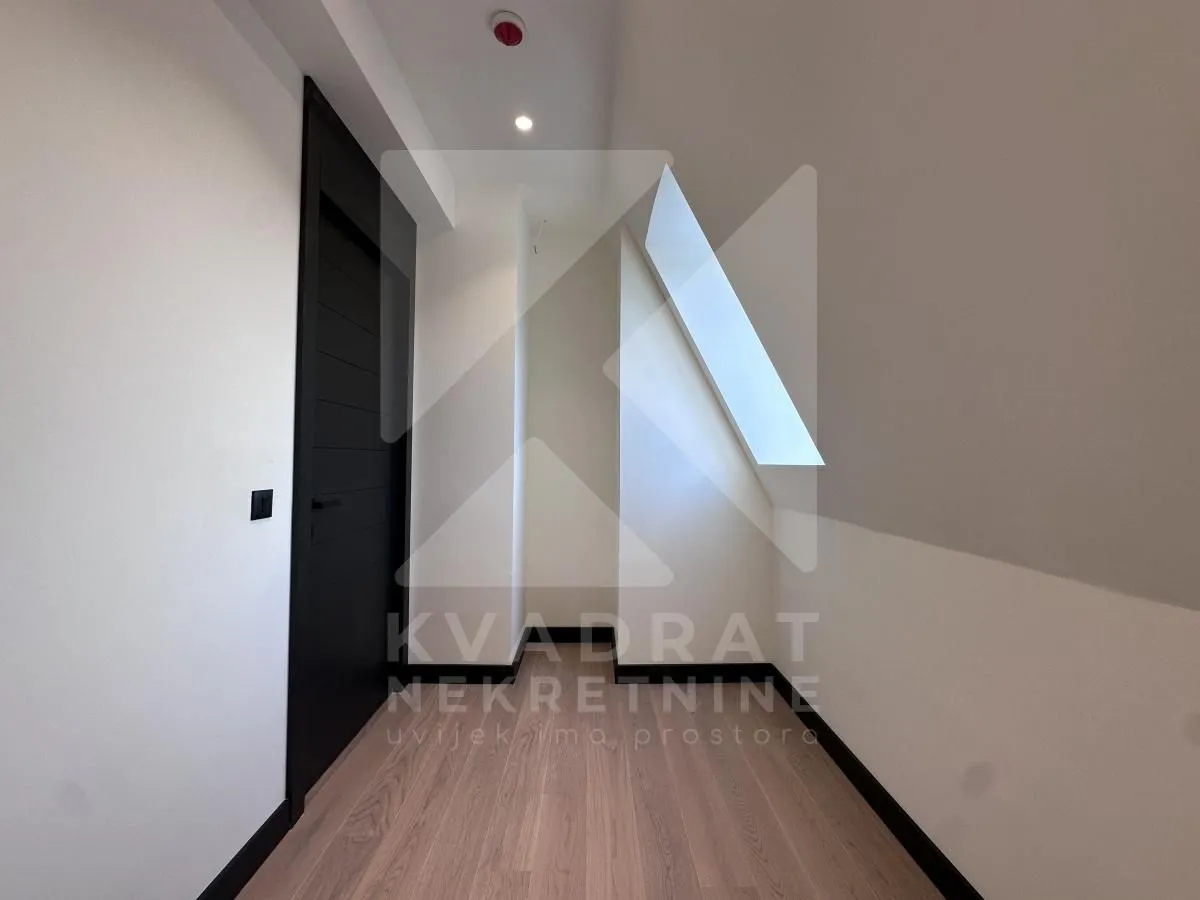 Prodaja, četvorosoban stan, 107m², Centar, Kolašin