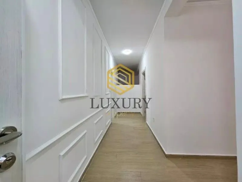 Rent, one bedroom apartment, 80m², Dobrota, Kotor