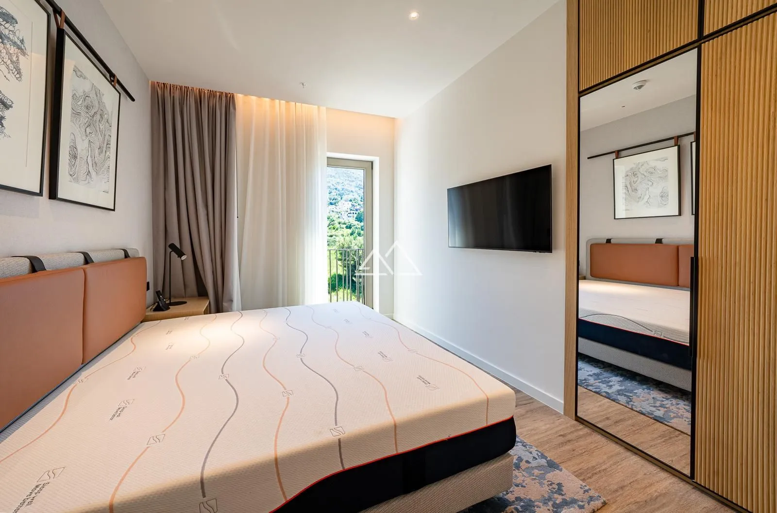 Prodaja, dvosoban stan, 91m², Centar, Tivat