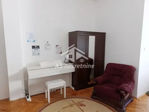 Izdavanje, trosoban stan, 80m², Savski Venac, Beograd - image 3