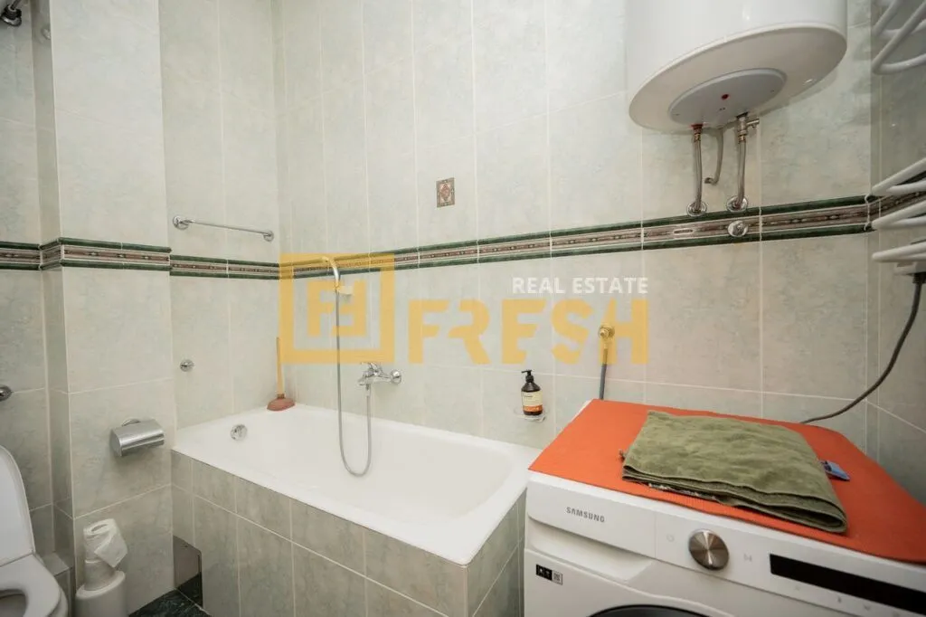 Izdavanje, trosoban stan, 140m², Gorica C, Podgorica