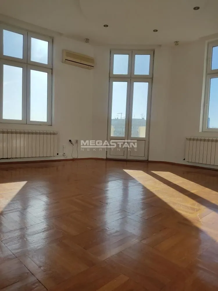 Izdavanje, trosoban stan, 90m², Stari Grad, Beograd