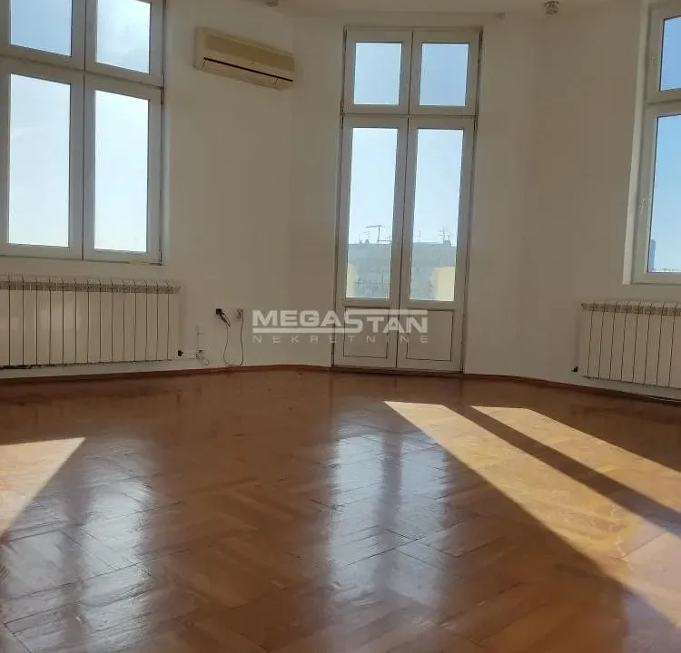Izdavanje, trosoban stan, 90m², Stari Grad, Beograd