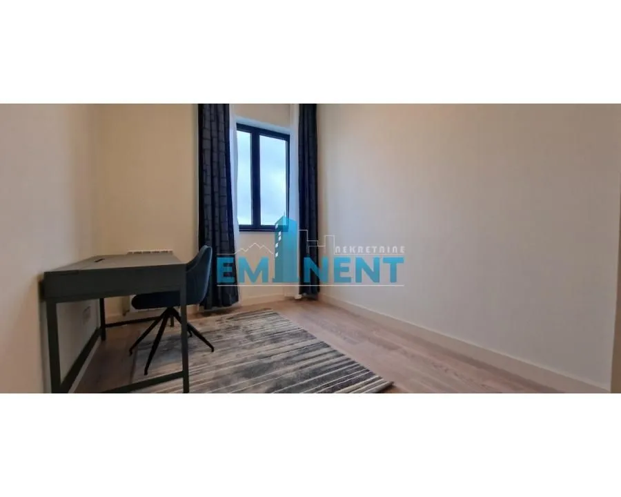 Izdavanje, trosoban stan, 72m², Savski Venac, Beograd