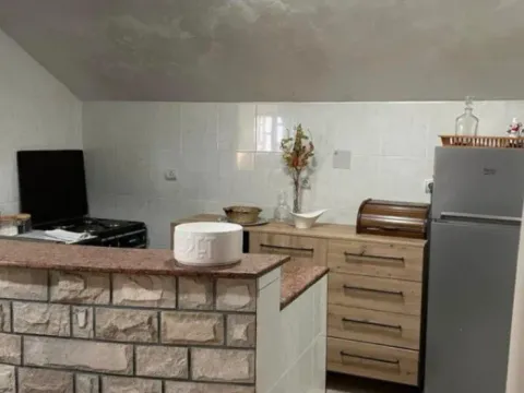 Izdavanje, trosoban stan, 100m², Mrčevac, Tivat - image 3