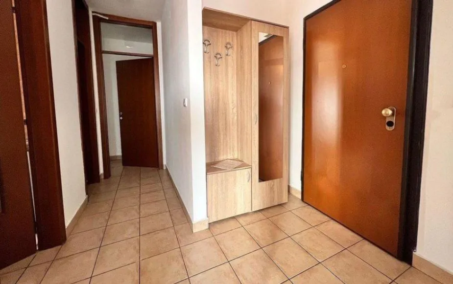 Izdavanje, dvosoban stan, 78m², Stari Aerodrom, Podgorica