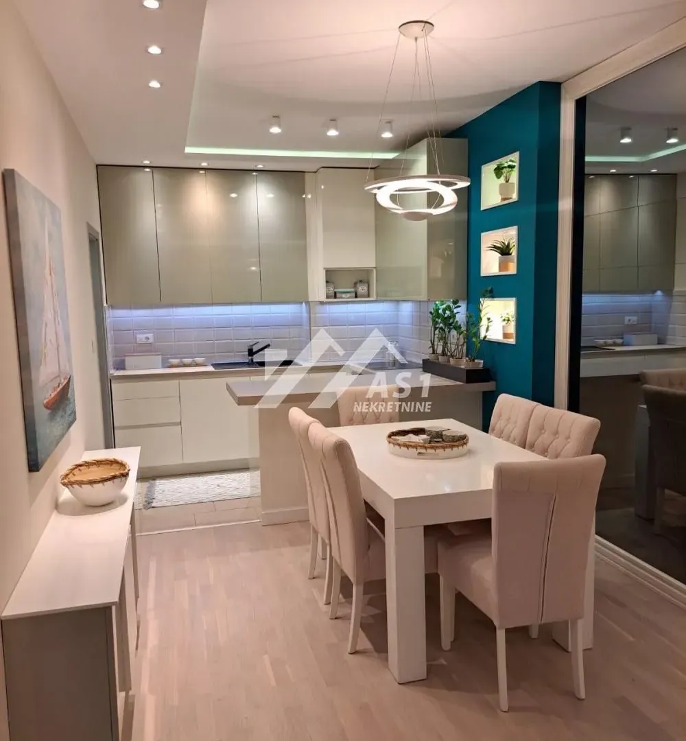 Izdavanje, trosoban stan, 80m², Novi Sad Sve Podlokacije, Novi Sad