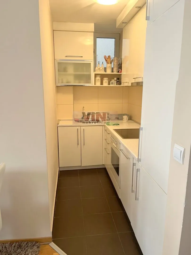 Prodaja, trosoban stan, 84m², Đeram Pijaca, Beograd