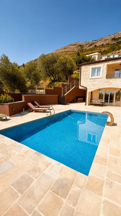 Izdavanje, kuća, 140m², Katun Reževići, Budva