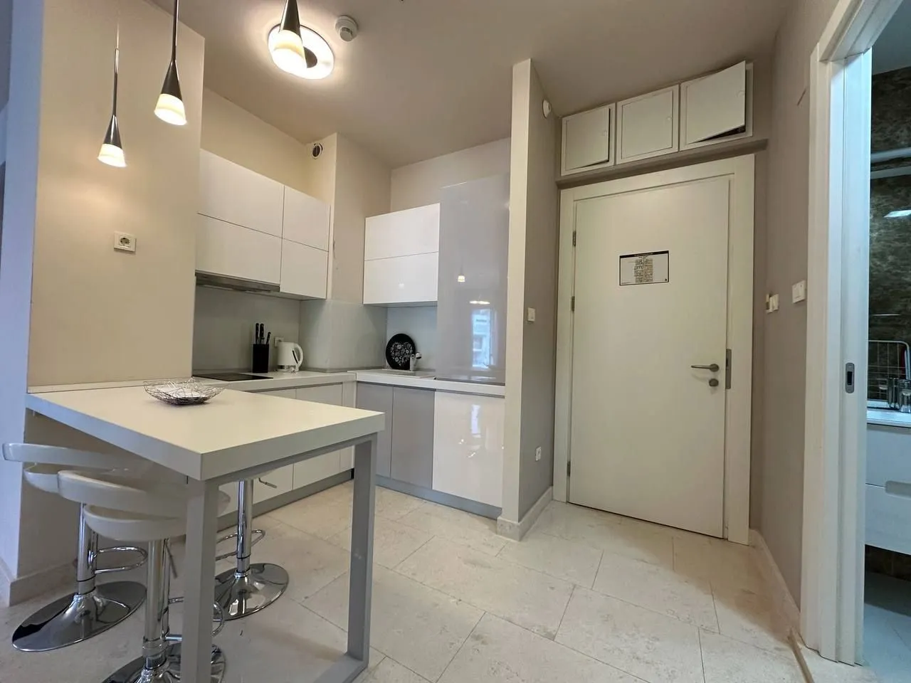 Prodaja, dvosoban stan, 89m², Tre Canne, Budva