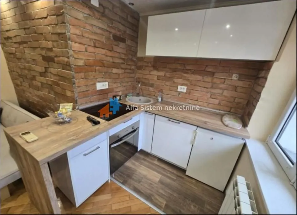 Izdavanje, trosoban stan, 69m², Stari Grad, Beograd