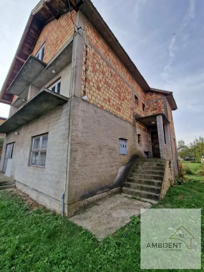 Prodaja, kuća, 256m², Deč, Pećinci
