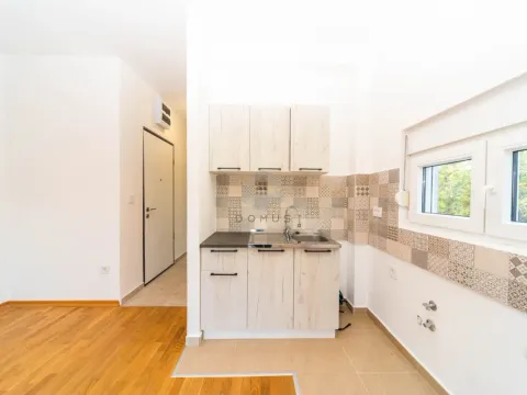 Izdavanje, jednosoban stan, 43m², Stari Aerodrom, Podgorica - image 5