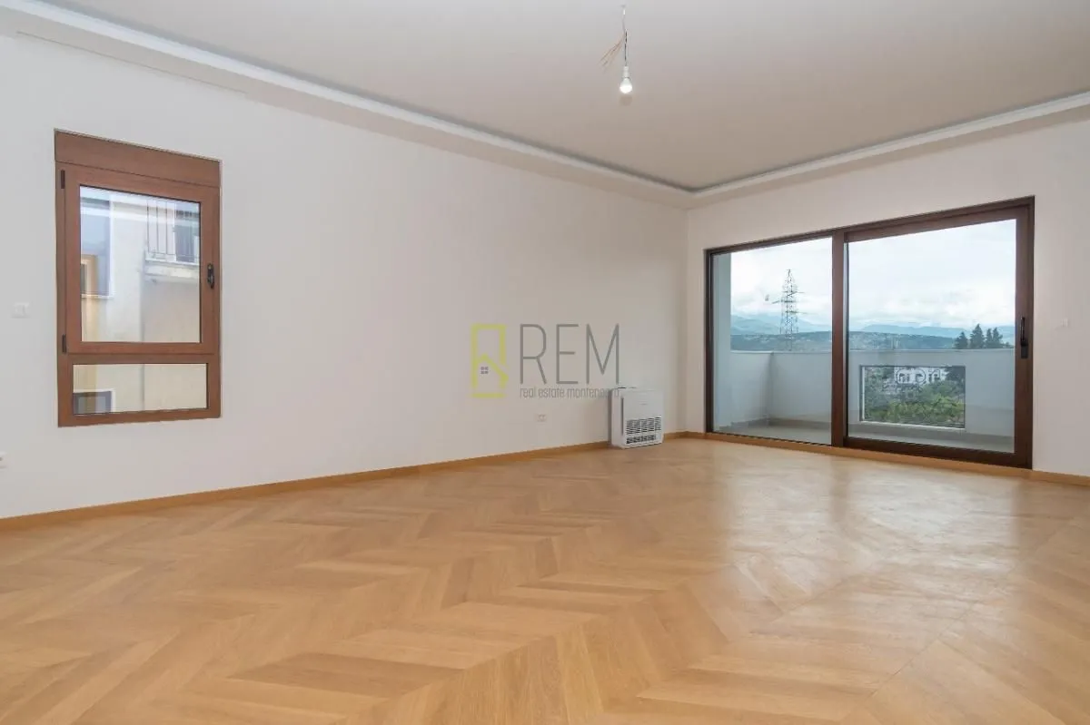 Prodaja, trosoban stan, 142m², Gorica C, Podgorica