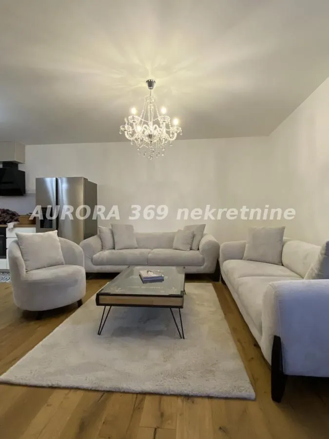Prodaja, trosoban stan, 85m², Ruma, Srbija