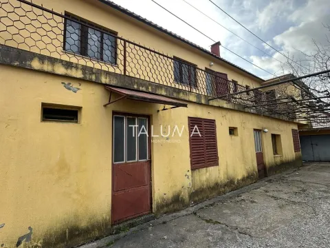 Sale, house, 195m², Cetinje, Crna Gora - image 1