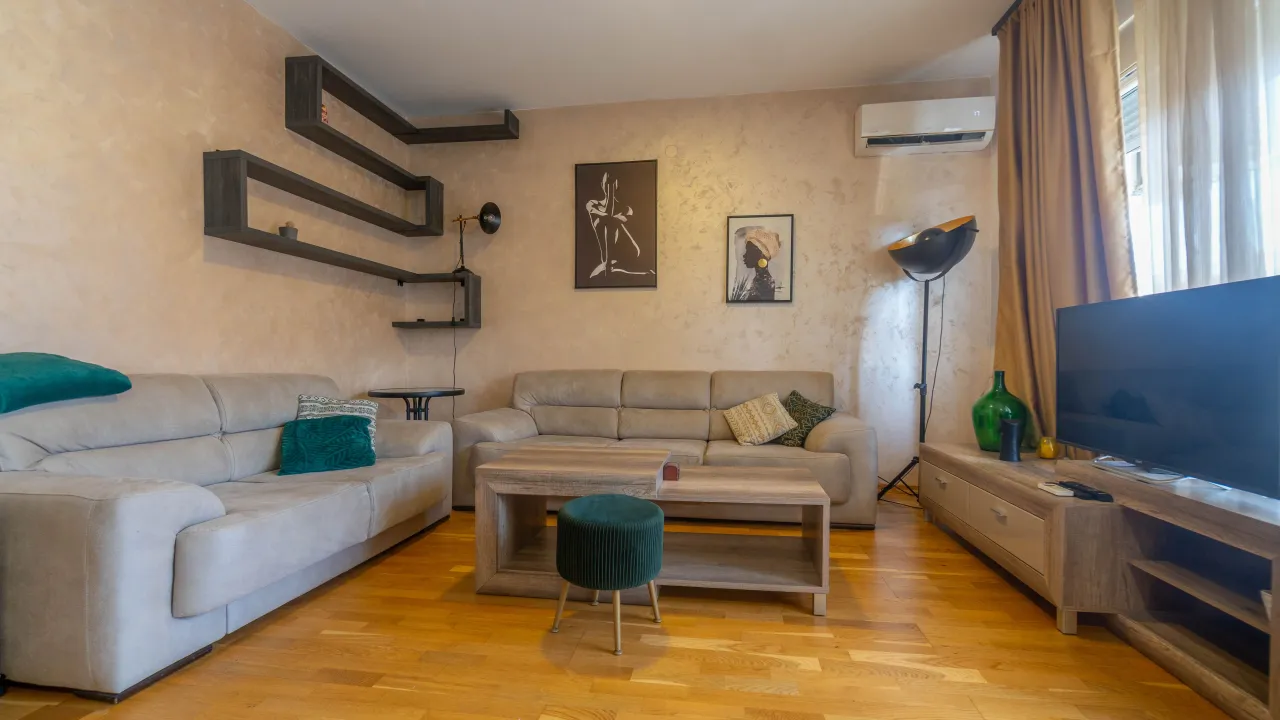 Izdavanje, dvosoban stan, 64m², Ljubović, Podgorica