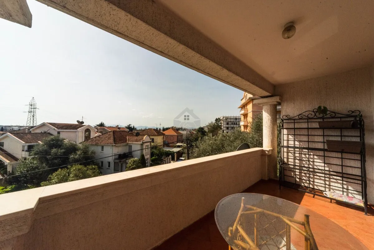 Rent, three bedroom apartment, 115m², Gorica C, Podgorica