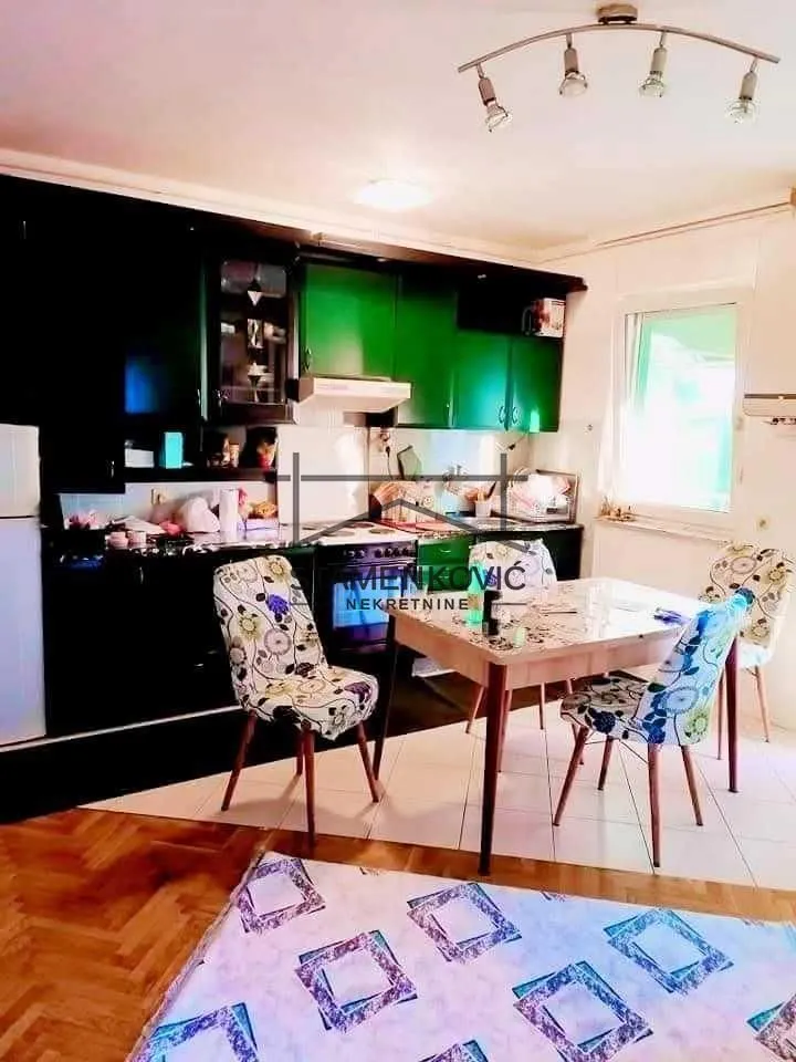 Izdavanje, dvosoban stan, 55m², Telep, Novi Sad Sve Podlokacije