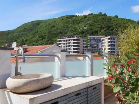 Prodaja, trosoban stan, 85m², Budva, Crna Gora - image 32