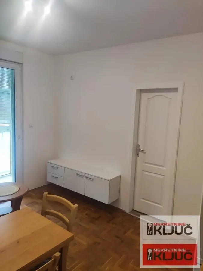 Izdavanje, jednosoban stan, 41m², Socijalno, Novi Sad Sve Podlokacije