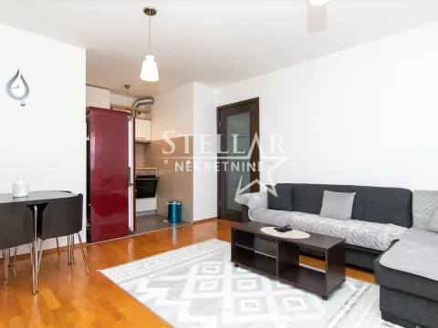 Rent, one bedroom apartment, 42m², Blok 9, Podgorica - image 3