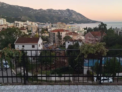 Rent, three bedroom apartment, 120m², Bečići, Budva - image 2