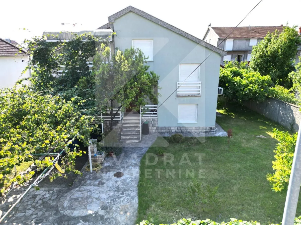 Rent, house, 250m², Stari Aerodrom, Podgorica