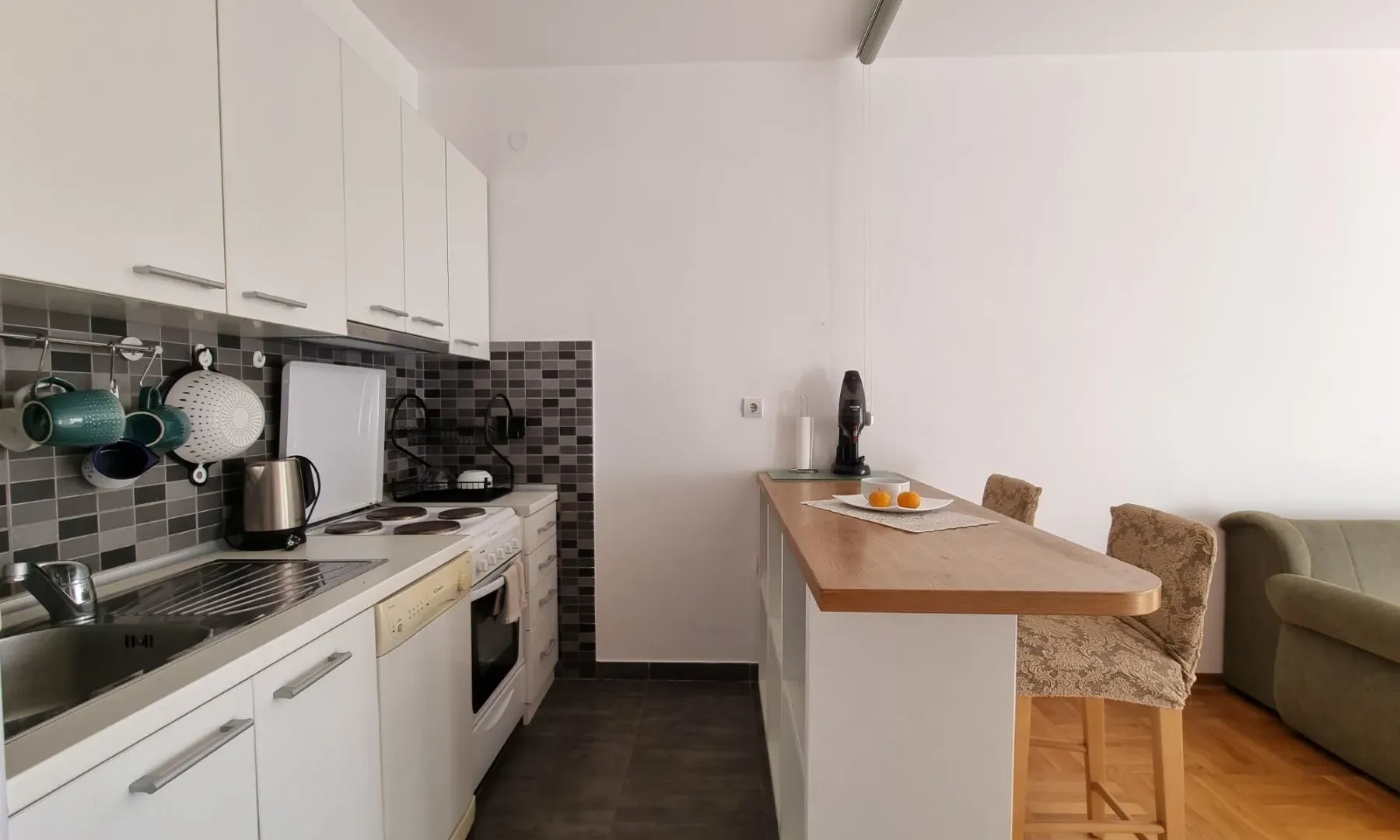 Rent, one bedroom apartment, 44m², Budva, Crna Gora