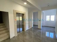Prodaja, trosoban stan, 74m², Budva, Crna Gora - image 9