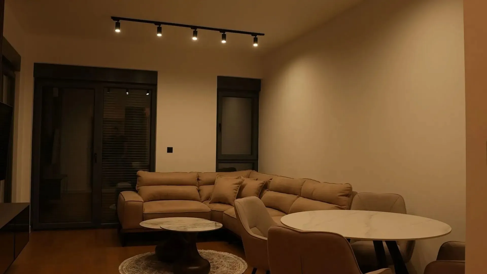 Izdavanje, jednosoban stan, 47m², Podgorica, Crna Gora
