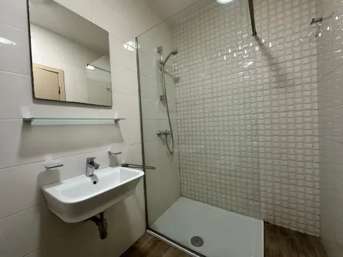 Prodaja, jednosoban stan, 46m², City Kvart, Podgorica - image 16