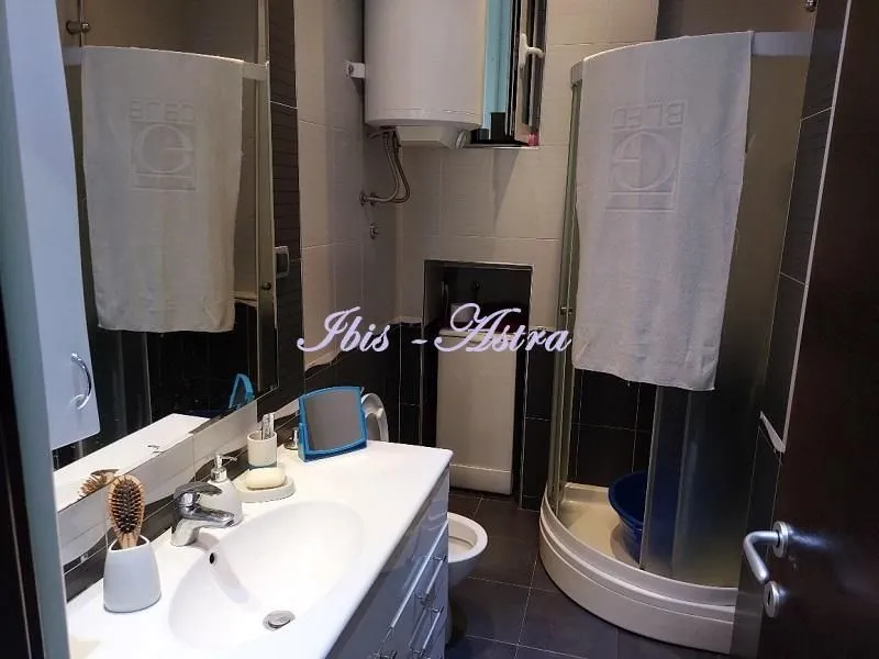 Rent, three bedroom apartment, 75m², Vračar Sve Podlokacije, Beograd