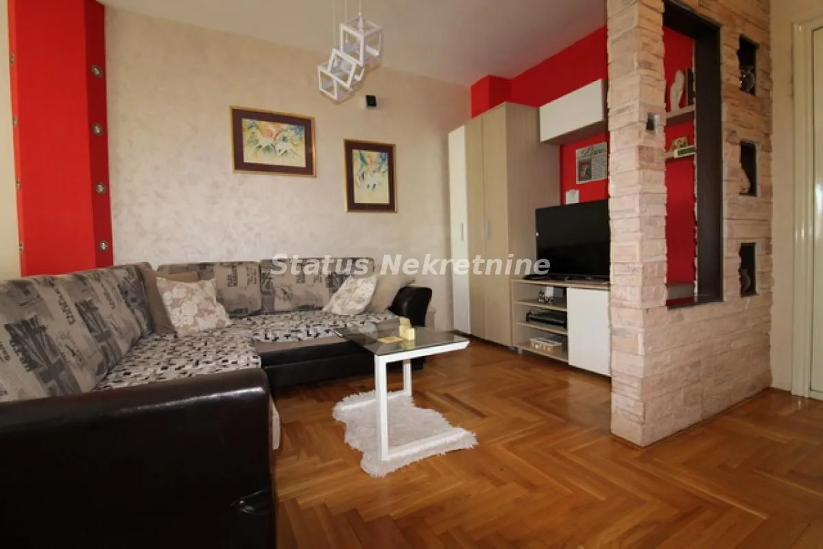 Prodaja, trosoban stan, 83m², Grbavica, Novi Sad Sve Podlokacije